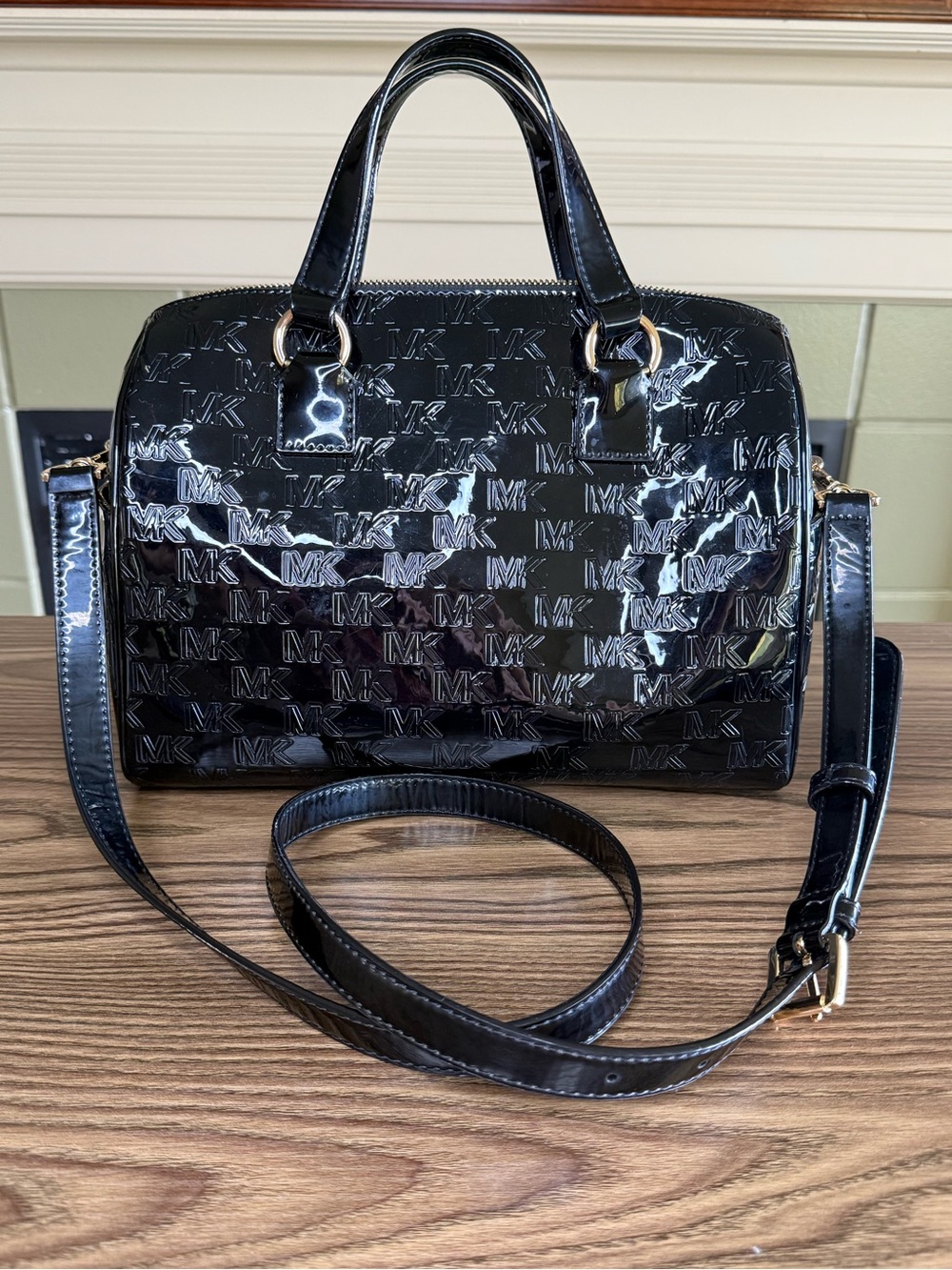 EUC Michael Kors Mason Duffel Satchel-Medium Black Logo Embossed Patent Leather
